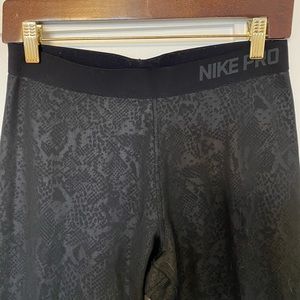 Nike pro thermal leggings